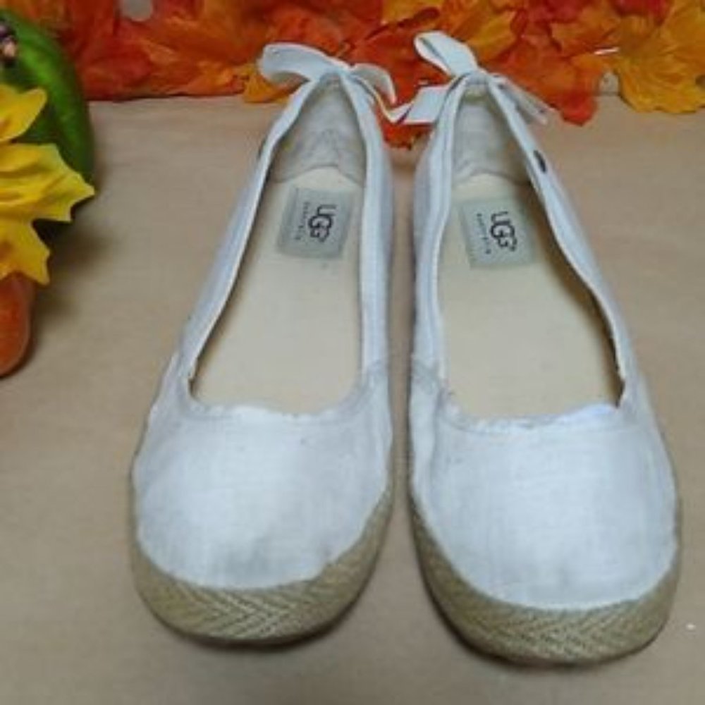 UGG shoes SZ 7.5 box 1